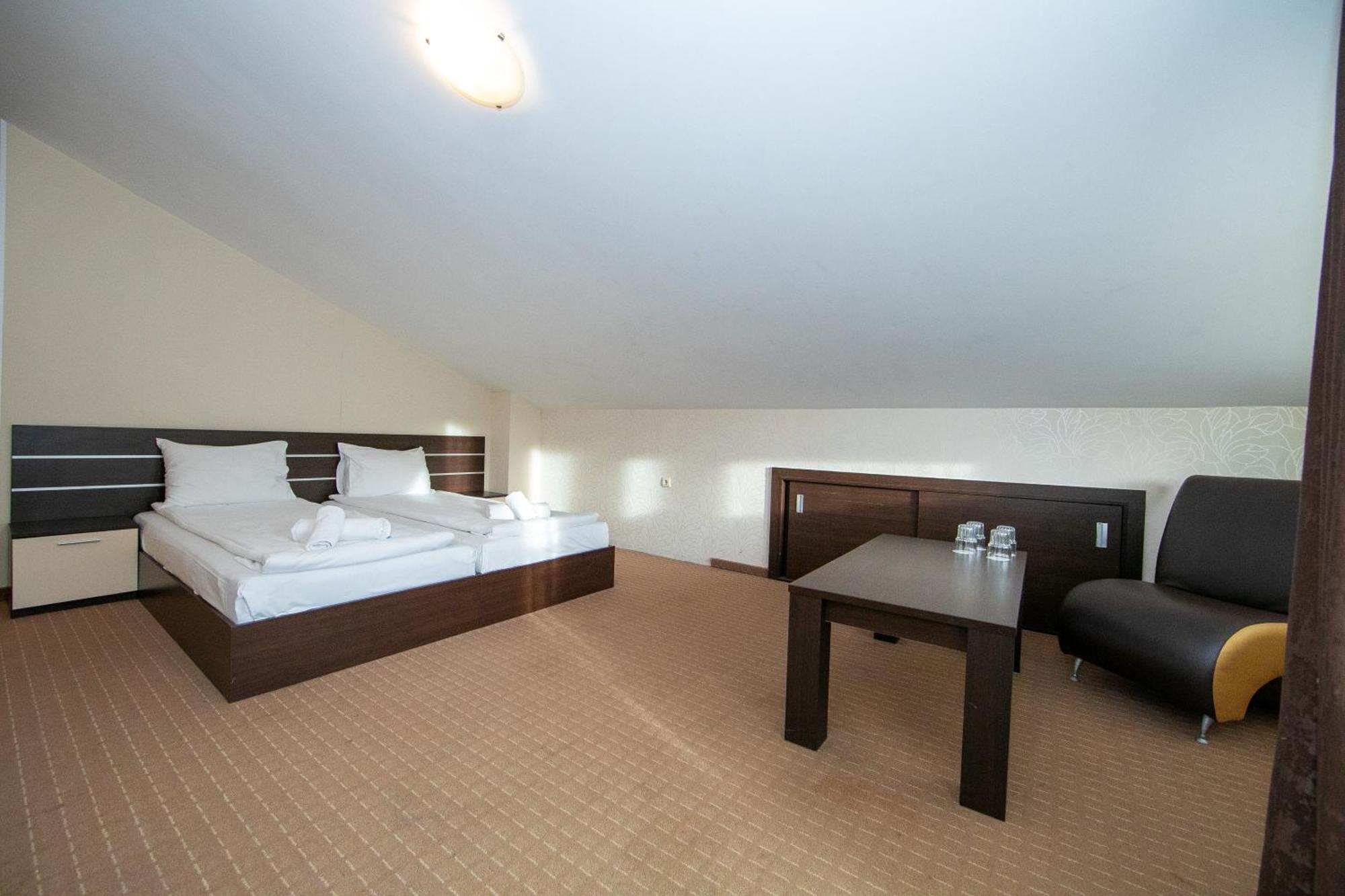 Hotel Iceberg בורובץ מראה חיצוני תמונה