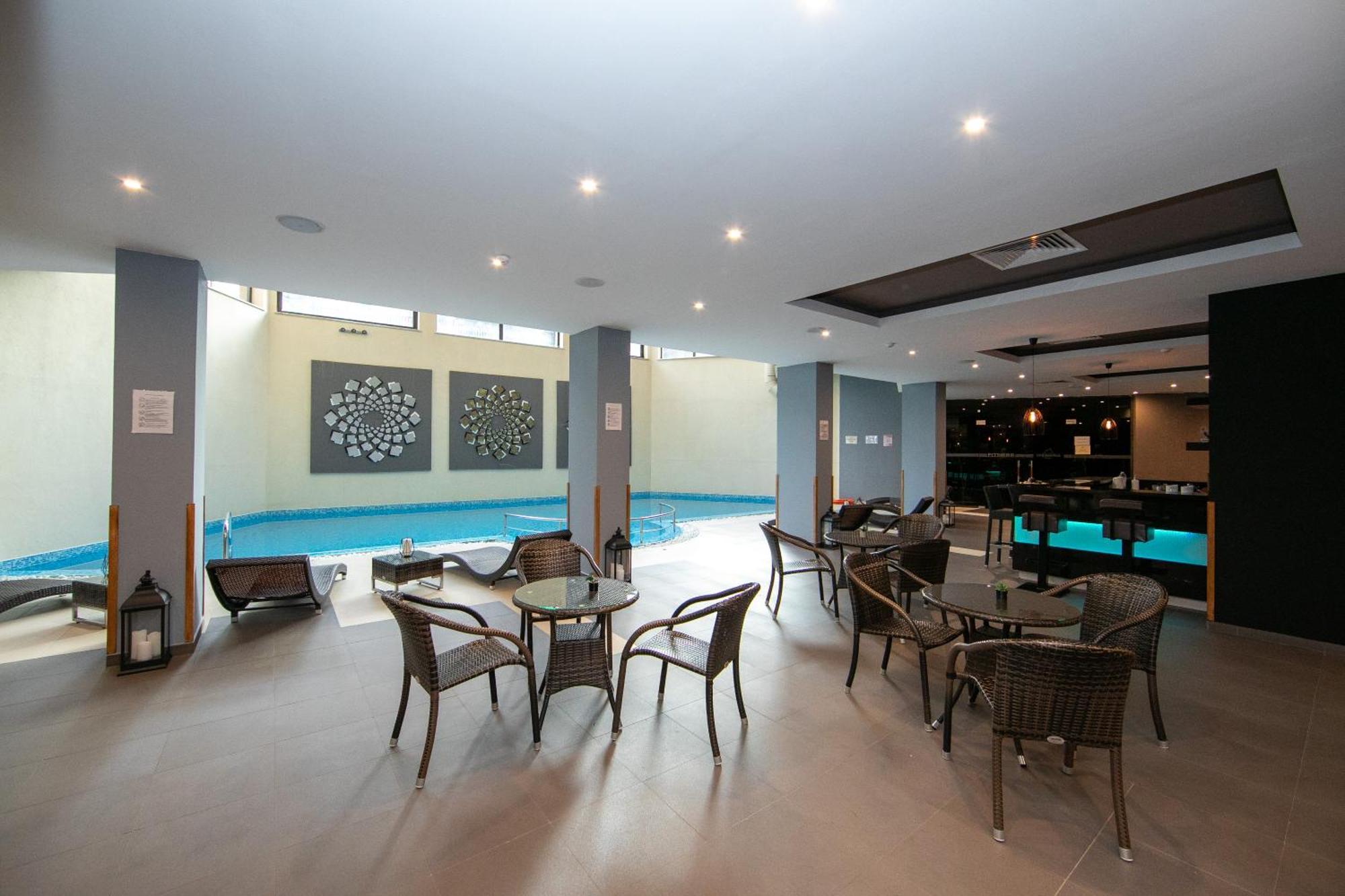 Hotel Iceberg בורובץ מראה חיצוני תמונה