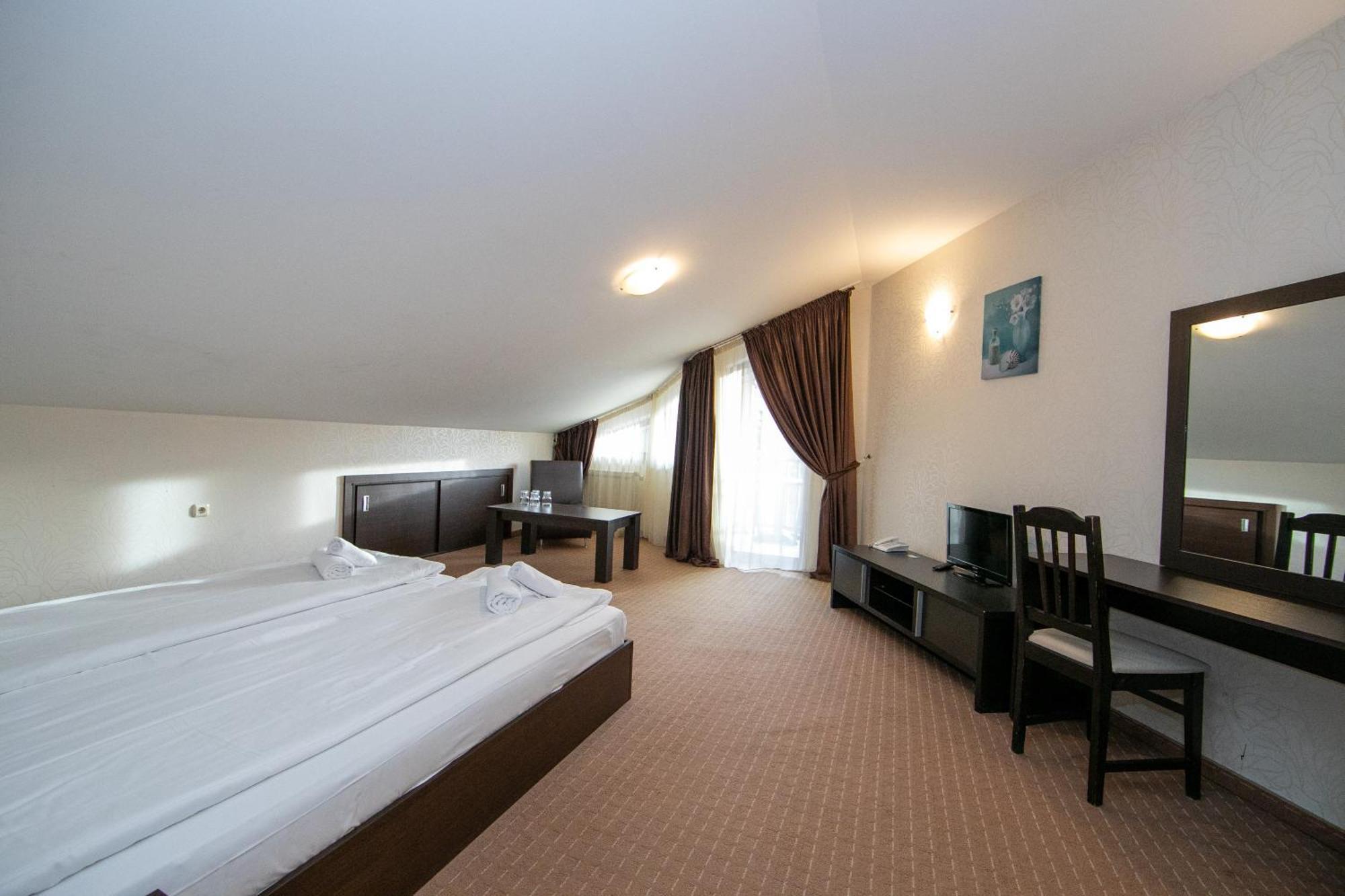Hotel Iceberg בורובץ מראה חיצוני תמונה