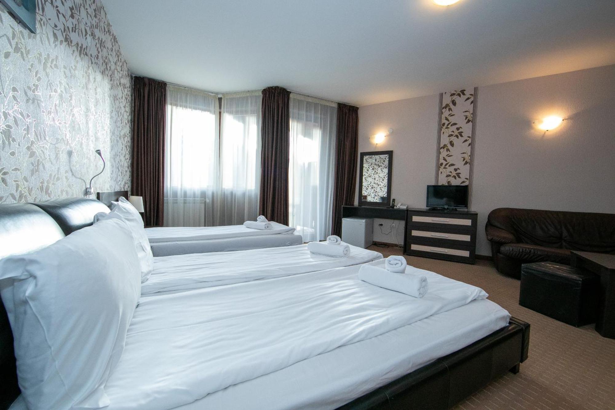 Hotel Iceberg בורובץ מראה חיצוני תמונה