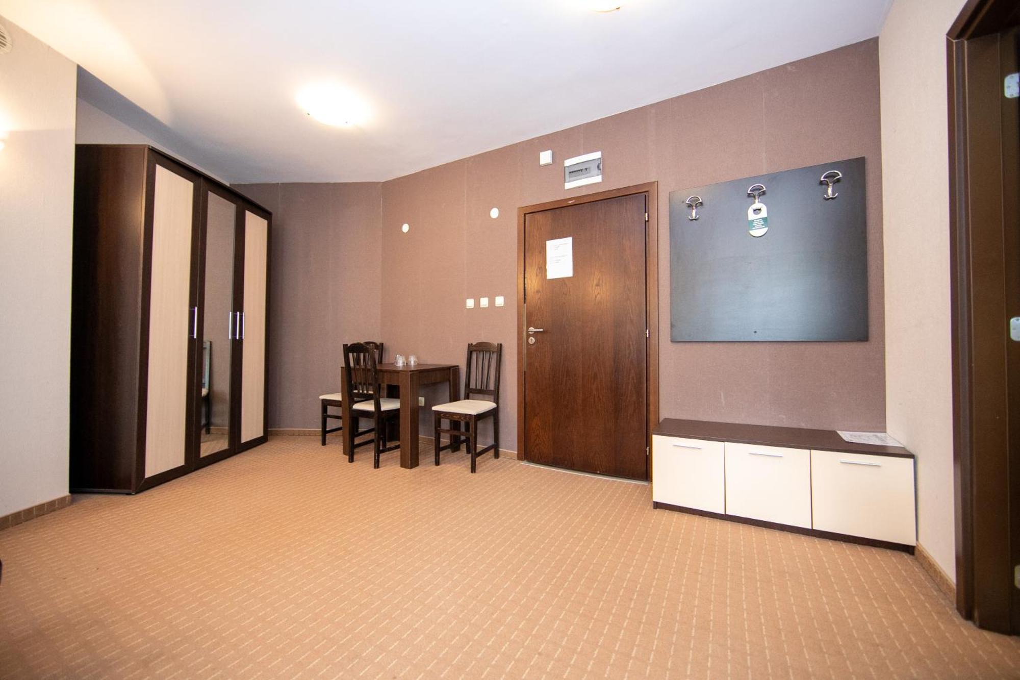 Hotel Iceberg בורובץ מראה חיצוני תמונה