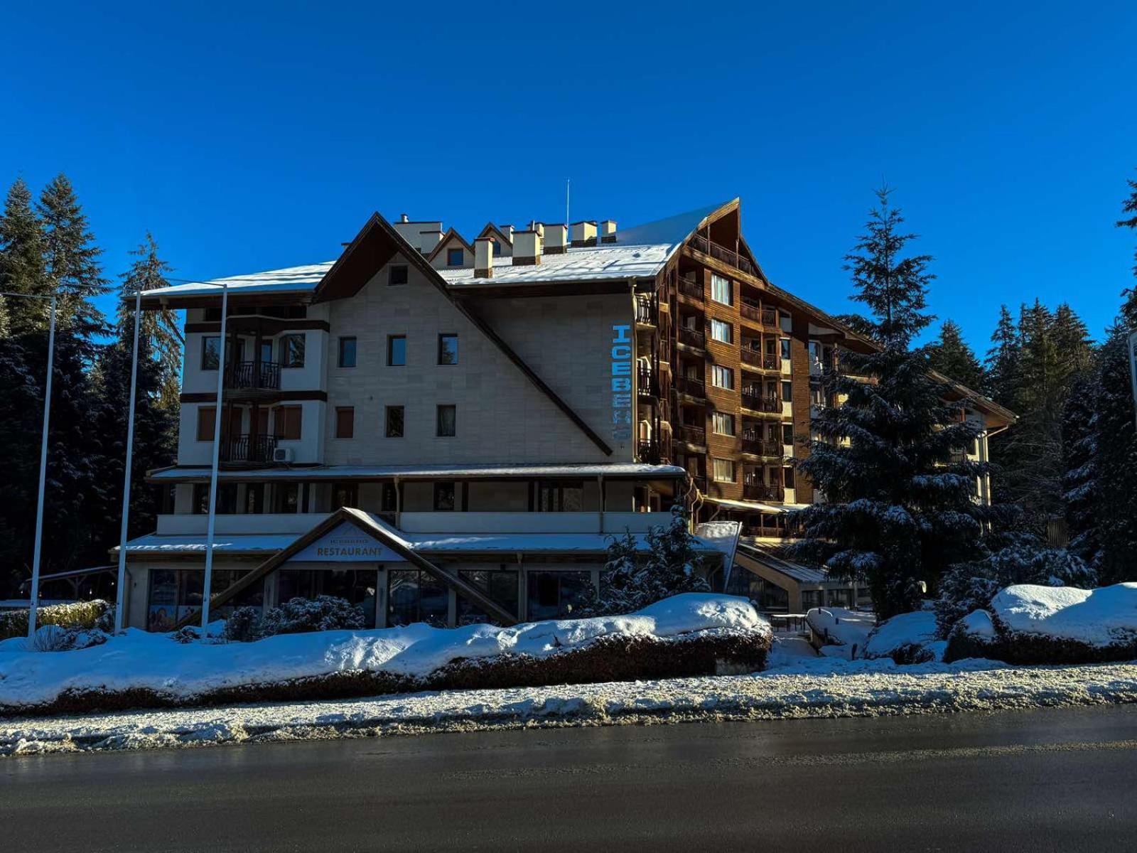 Hotel Iceberg בורובץ מראה חיצוני תמונה