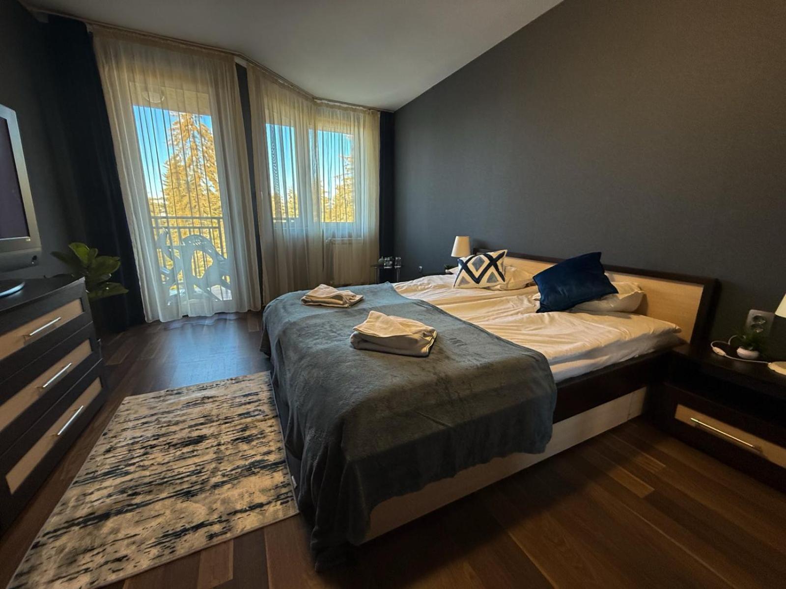 Hotel Iceberg בורובץ מראה חיצוני תמונה