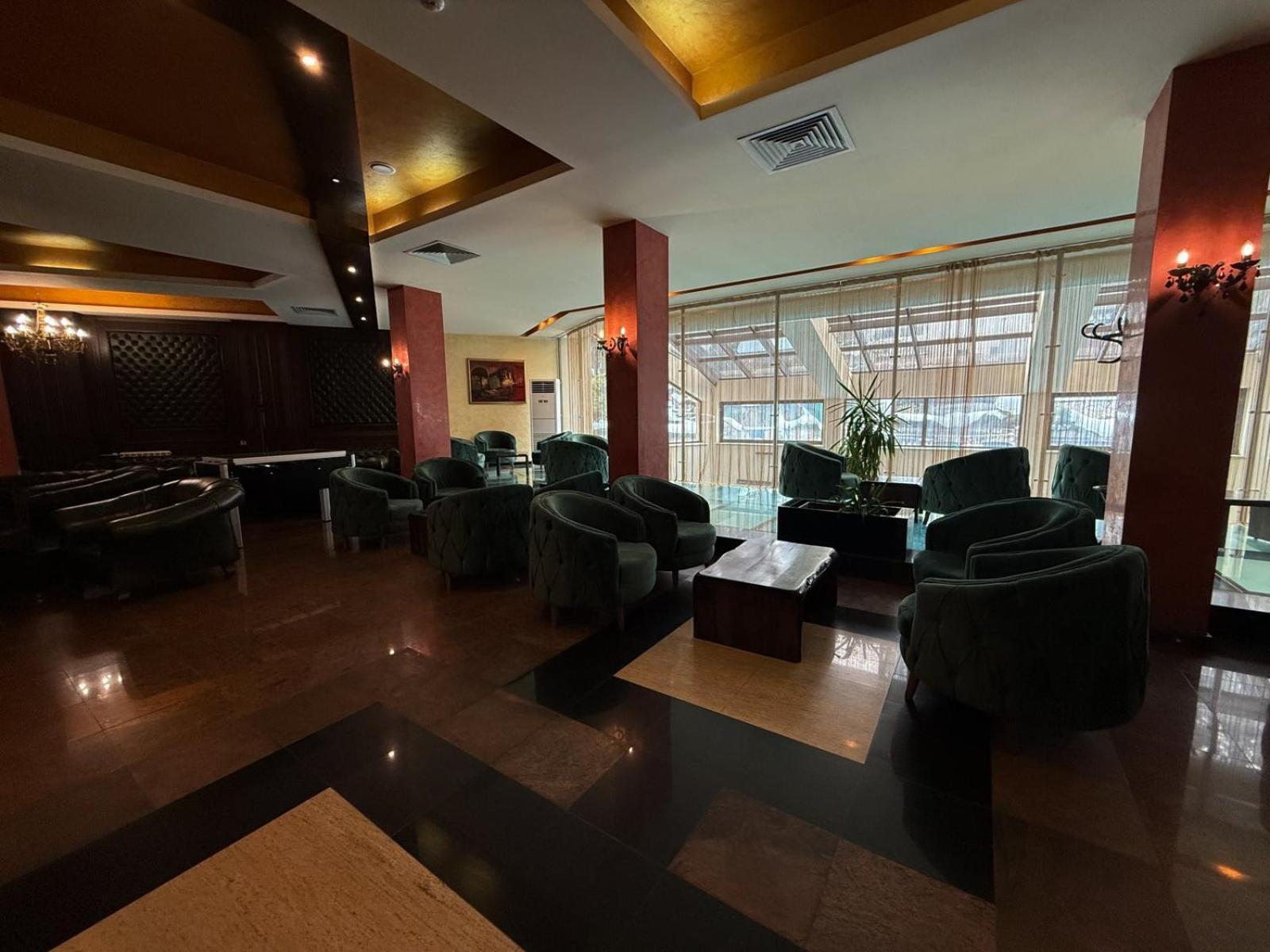 Hotel Iceberg בורובץ מראה חיצוני תמונה